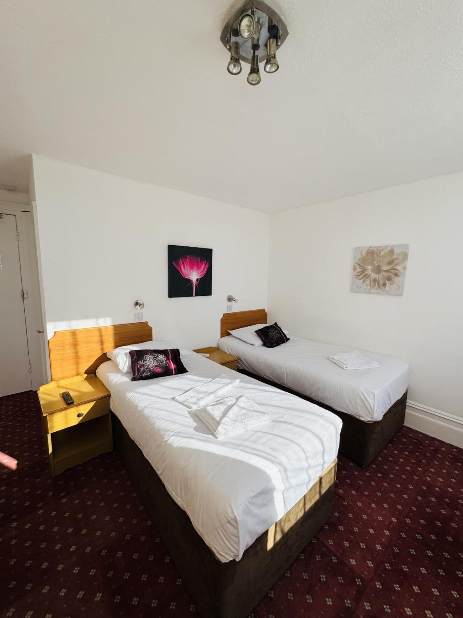 Carlton Court Hotel Eastbourne Exteriör bild