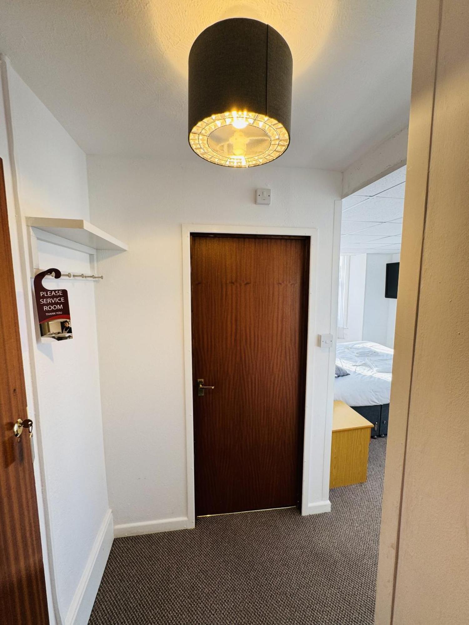 Carlton Court Hotel Eastbourne Rum bild