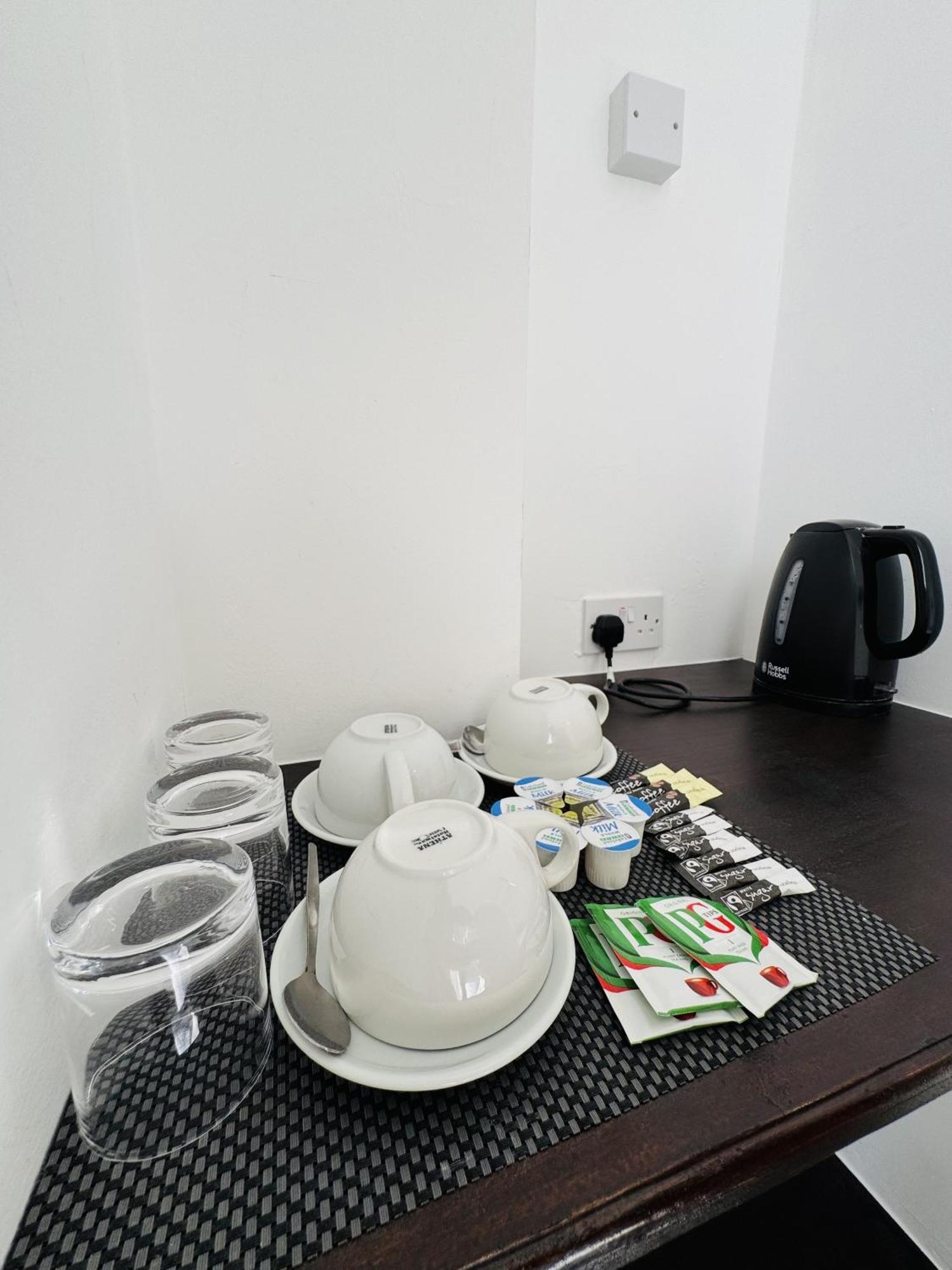 Carlton Court Hotel Eastbourne Rum bild
