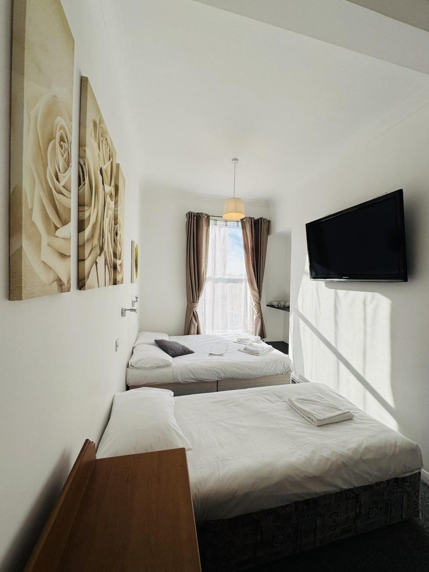 Carlton Court Hotel Eastbourne Rum bild