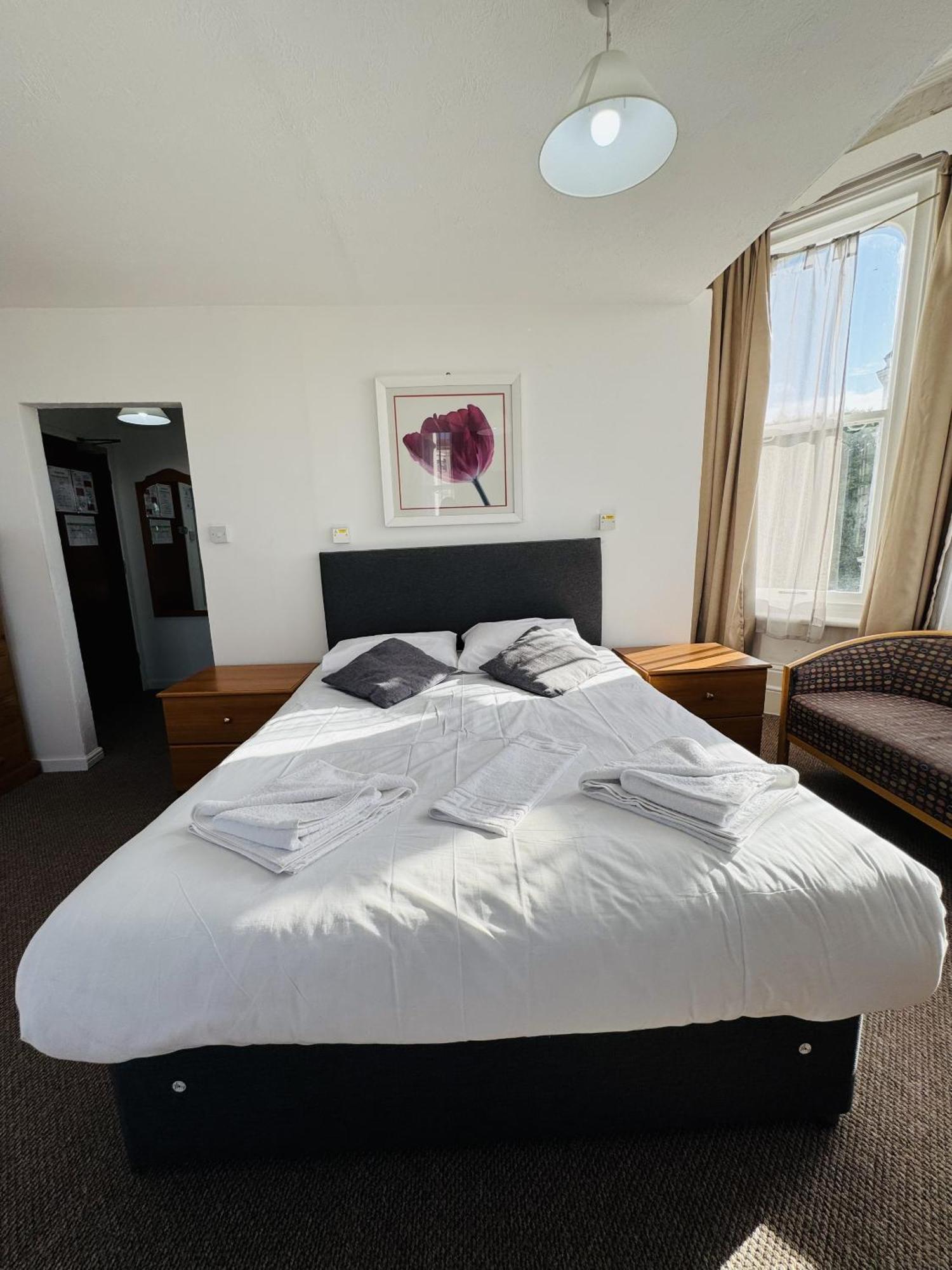 Carlton Court Hotel Eastbourne Rum bild